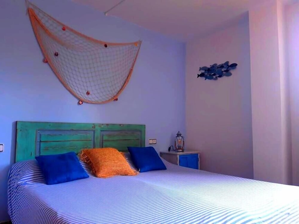 Standard Room, 2 Twin Beds, Private Bathroom, Mountain View