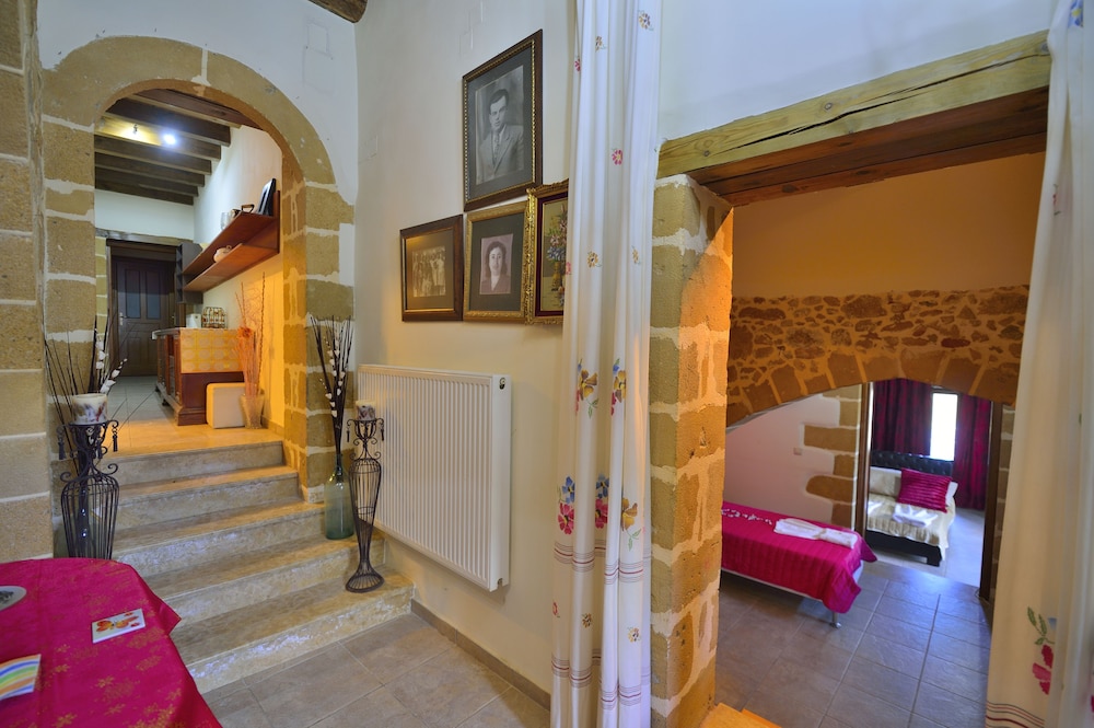 Deluxe Villa, 3 Bedrooms, Mountain View (Triantafilo) photo 2