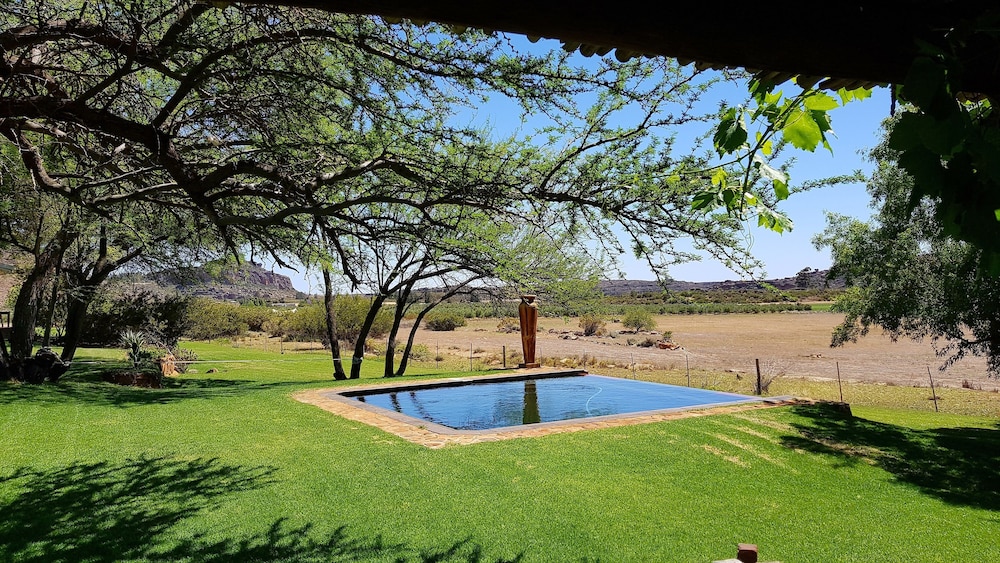 Cottage, Fireplace, Pool View (Waboomhuys) photo 2