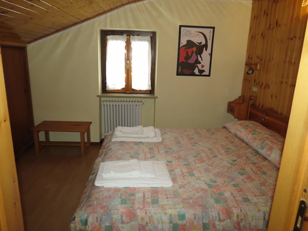 Standard Double or Twin Room, Mountain View photo 2