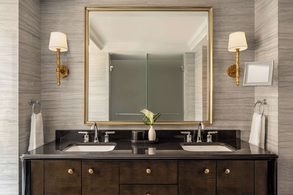 Park Avenue View Premier Three Bedroom Suite thumbnail 6