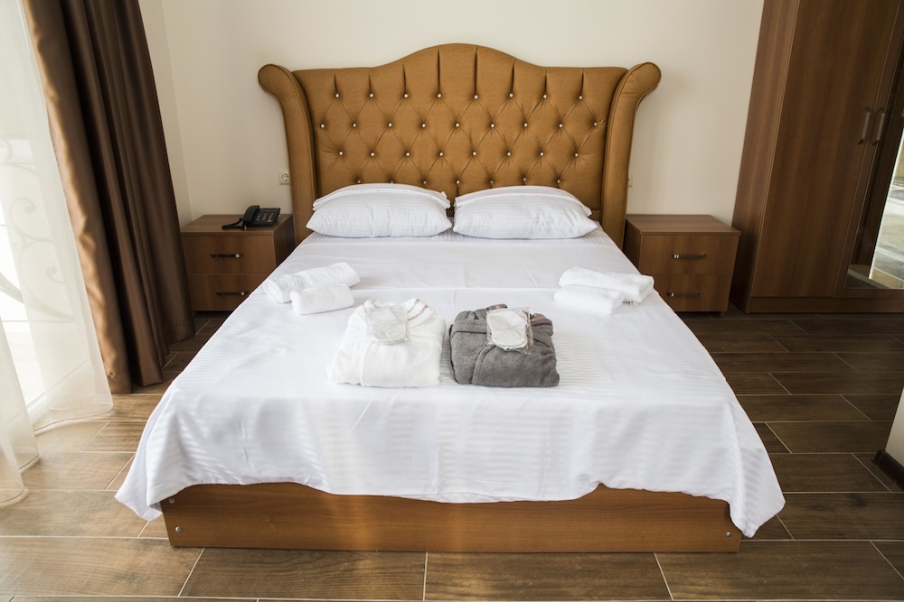 Standard Double Room, Non Smoking, City View
