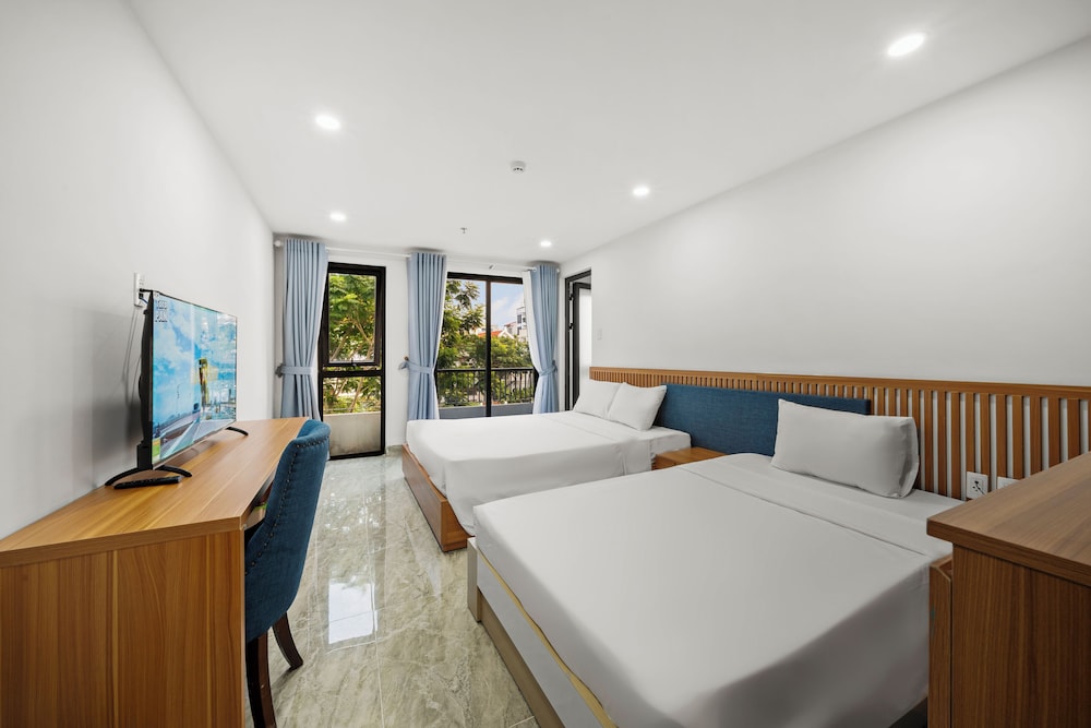Triple Room, City View