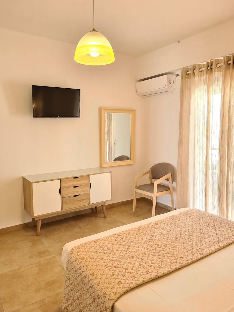 Luxury Apartment, 1 Bedroom, Terrace, Sea Facing (Dahlia) photo 3