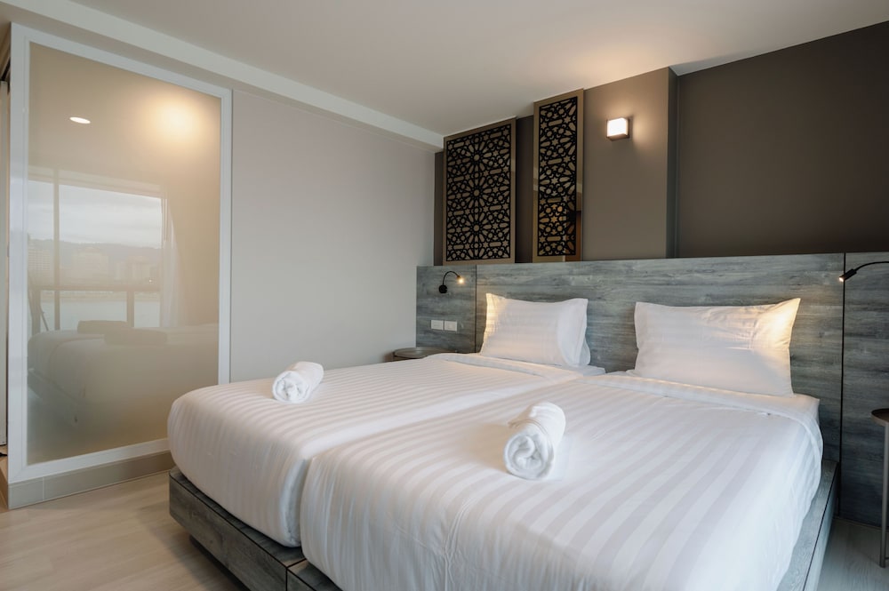 Standard Twin Room - Photo 1
