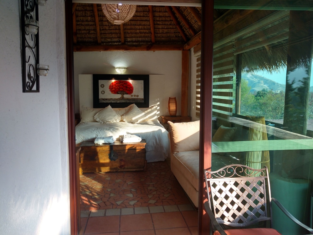 Deluxe Suite, 1 King Bed photo 2
