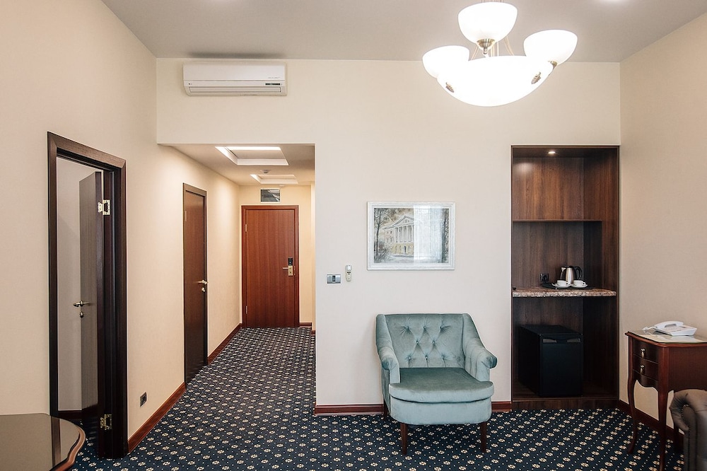 Luxury Suite photo 3