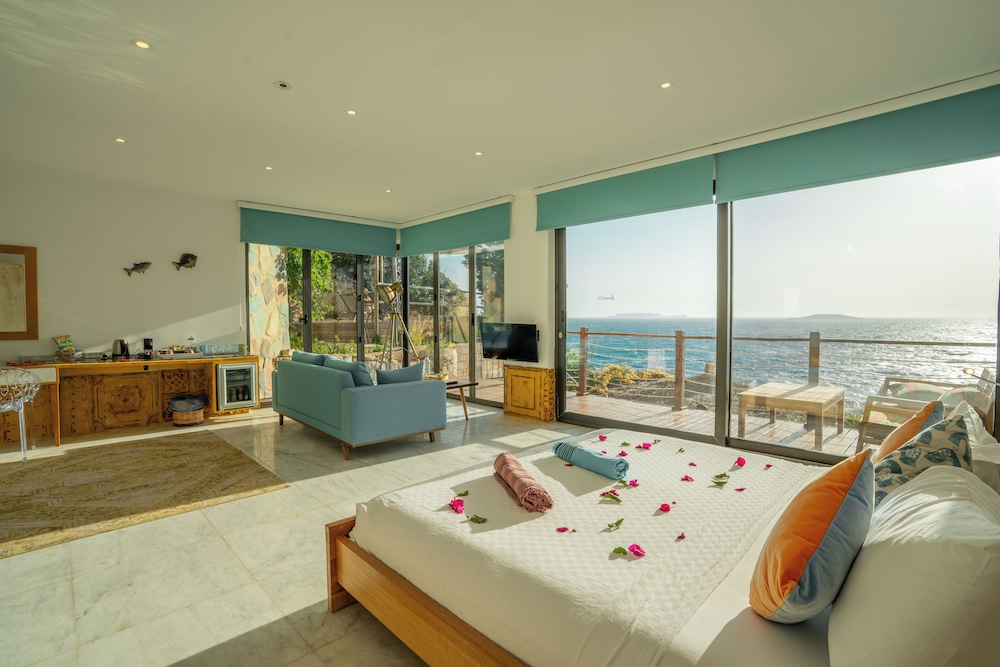 Honeymoon Room, Jetted Tub, Beachfront