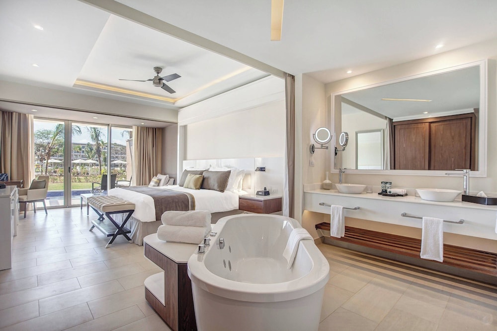 Luxury Penthouse One bedroom suite Ocean view terrace jacuzi Diamond Club - Photo 15