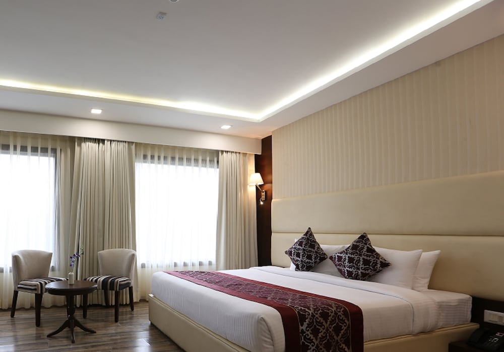 Club Double Room, 1 Queen Bed, Smoking photo 1