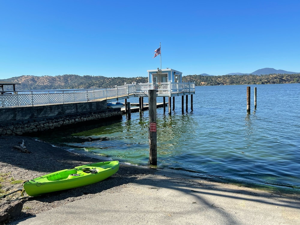 Boathouse #7 photo 2