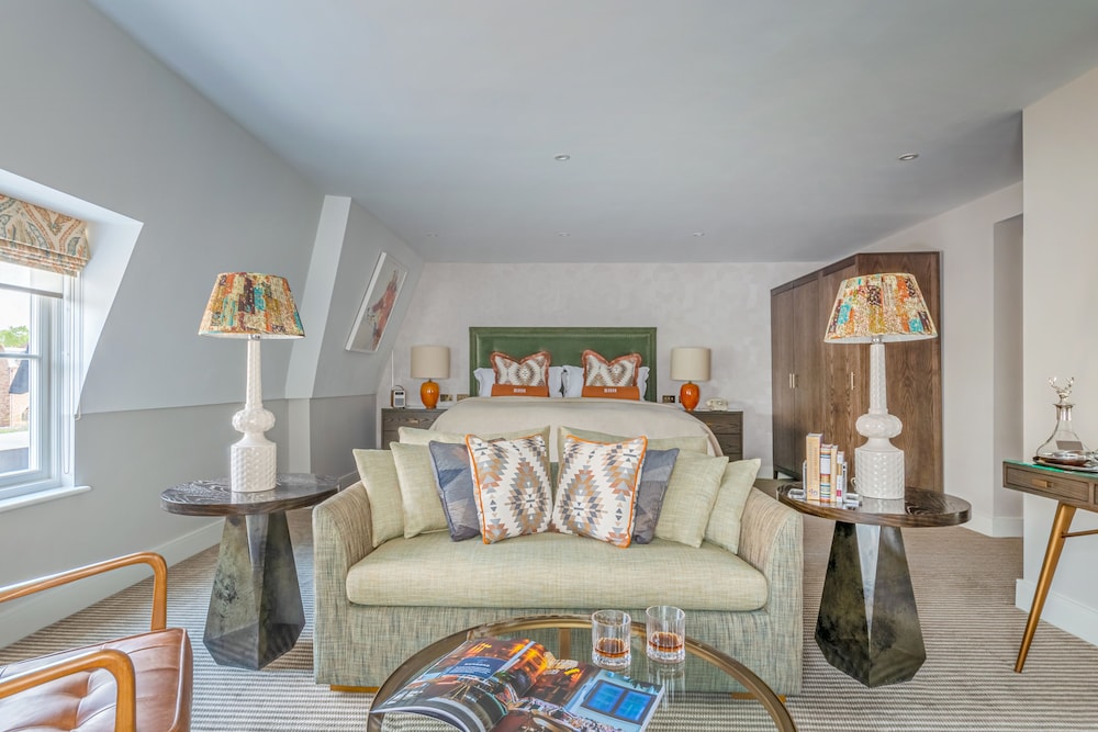 Deluxe Double Room (with Sofa Bed) - Photo 3