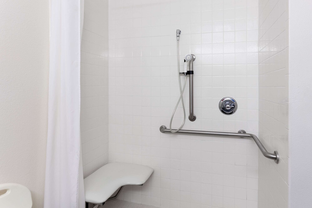 Room, Accessible - Photo 2