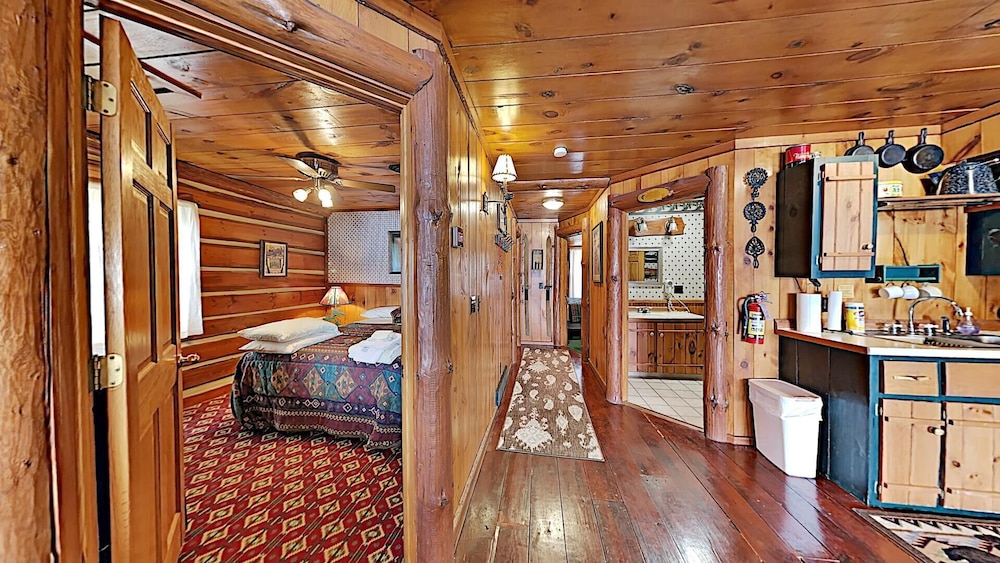 Cabin, Multiple Beds, Kitchen photo 3