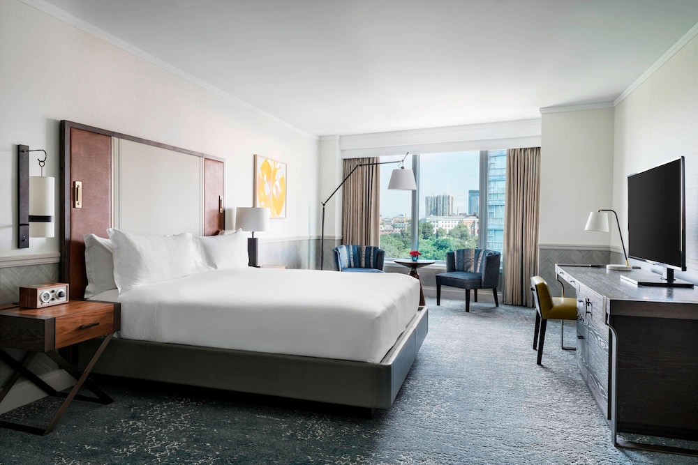 King Room with One King Bed (Non Smoking)
