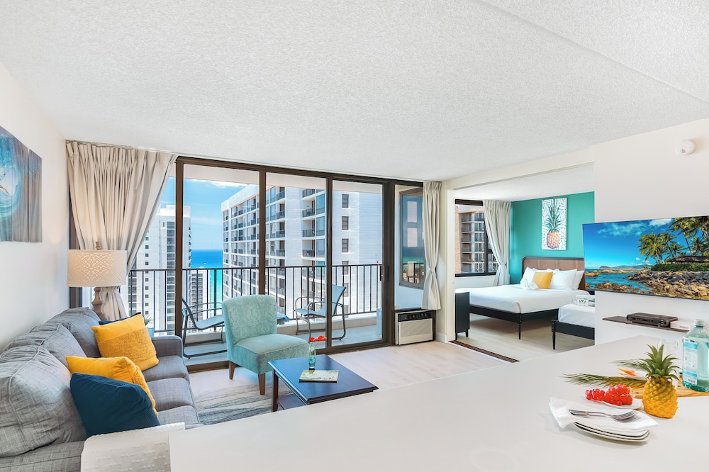 High Floor Ocean View Condo w/ 2 Beds and Parking: Family Suite, 1 Bedroom, Air conditioning, Ocean View (0091) photo