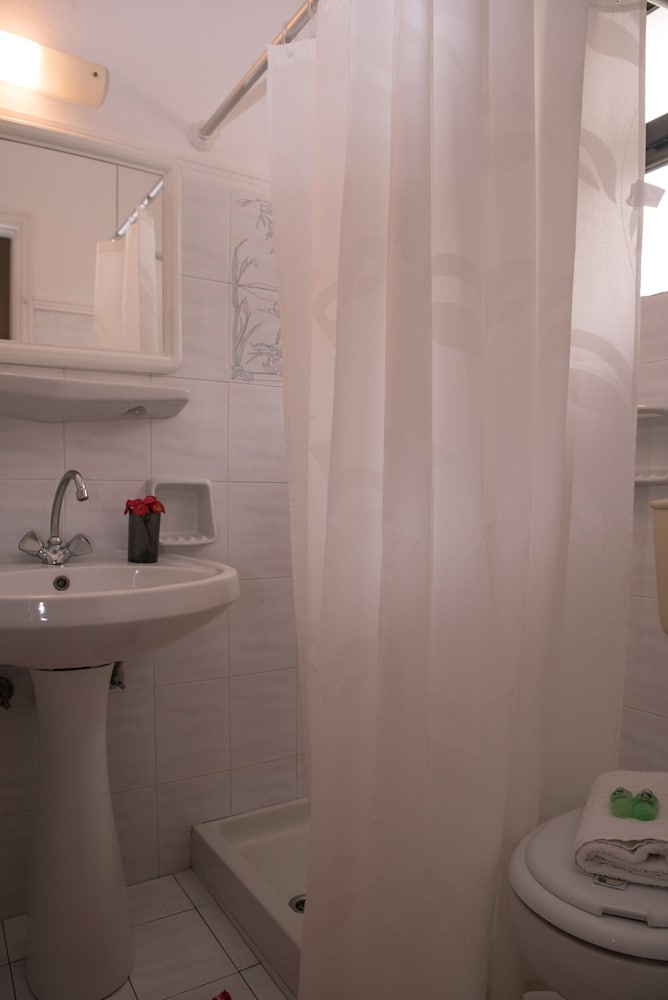 Studio (2 Adults) - Photo 5
