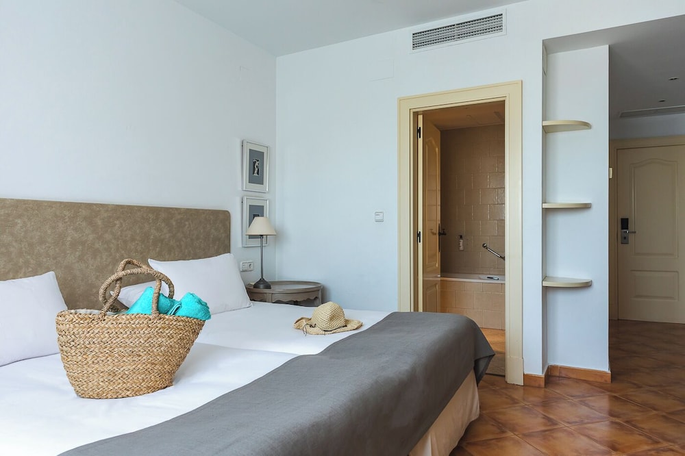 Apartment, 2 Bedrooms (2 Adults) - Photo 4