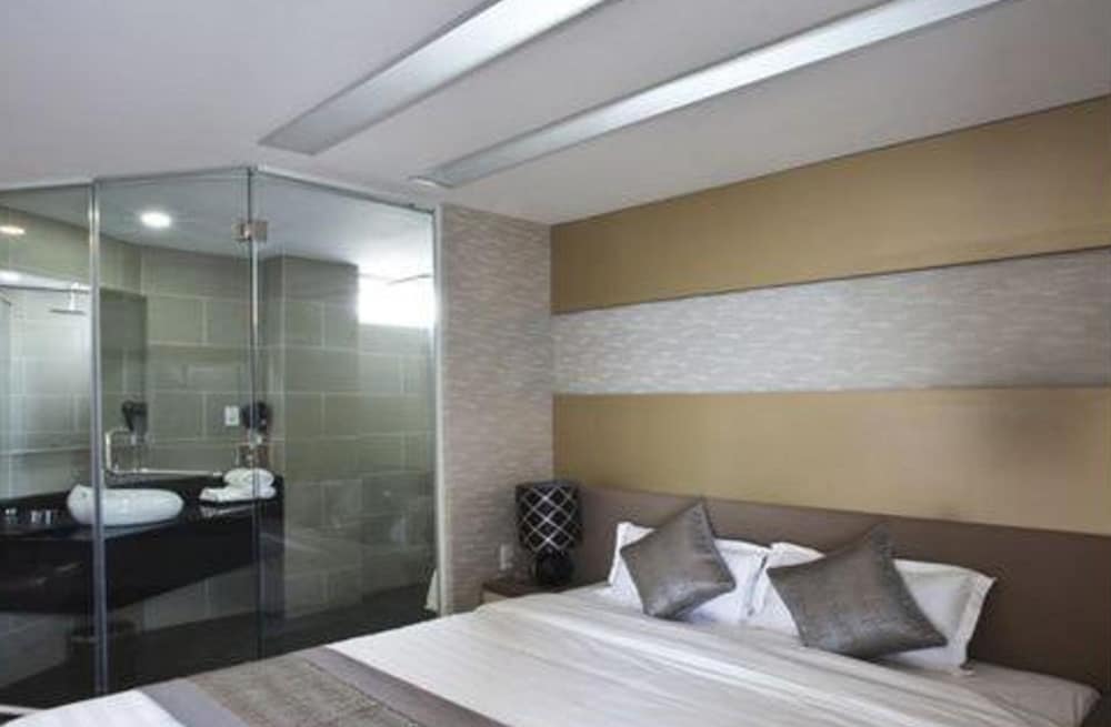 Superior Double Room, City View photo 2