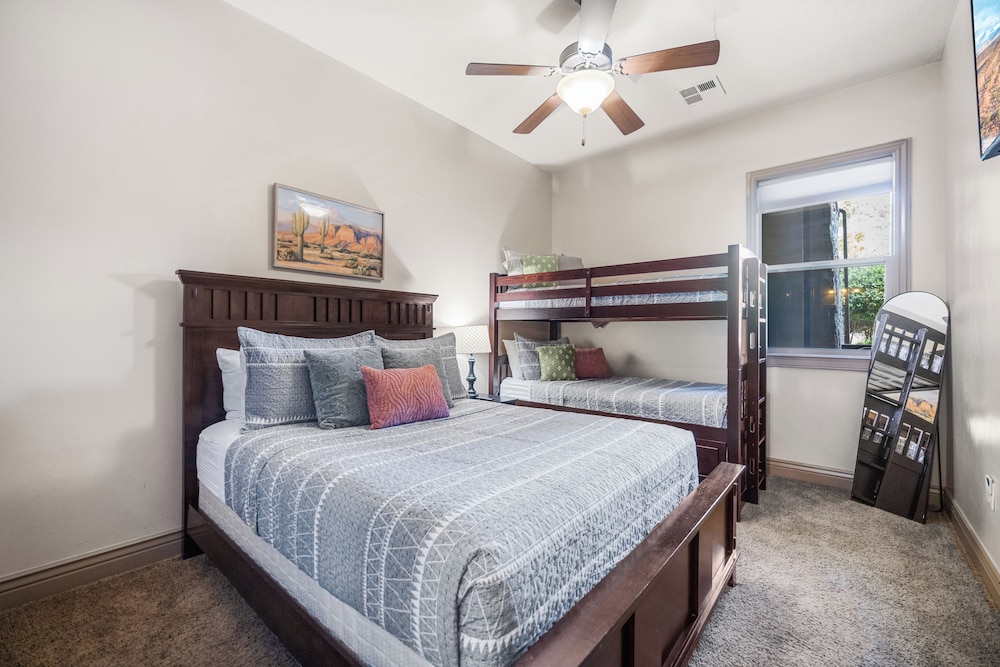 Condo, Multiple Beds, Pool Access, Pool View