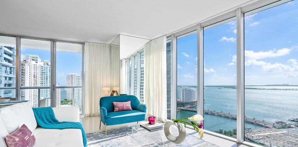 Boutique Corner Apart, 2/2, Sofa Bed, Ocean View, Balcony2710 thumbnail 6