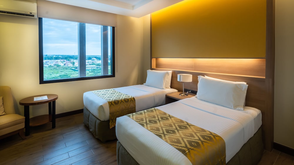 Deluxe Room, 2 Twin Beds photo 2