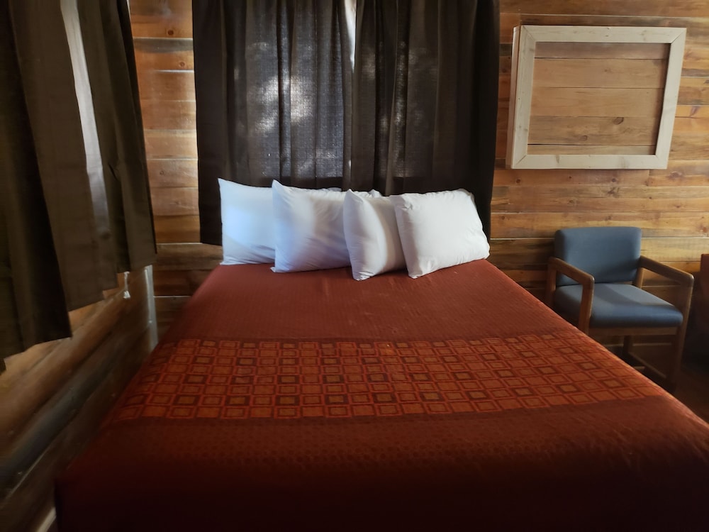 Standard Single Room, 1 Queen Bed photo 2