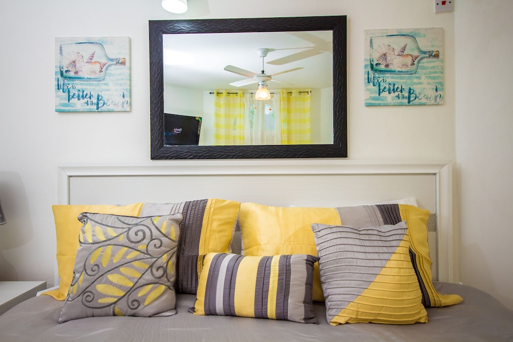Deluxe Studio Suite
