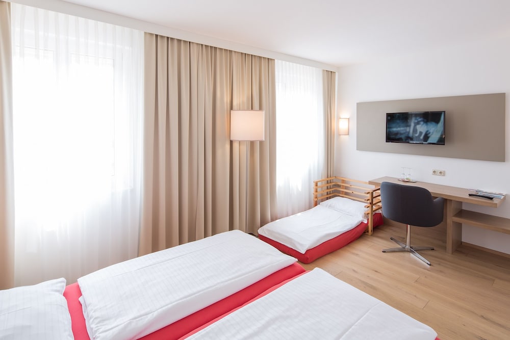 Panoramic Triple Room, Private Bathroom - Photo 3