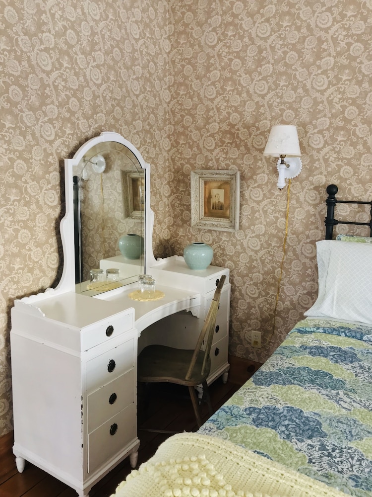 Sunflower Suite photo 2