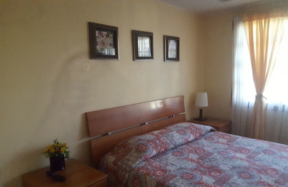 Deluxe Double Room, 1 Queen Bed, Shared Bathroom, Poolside photo 2