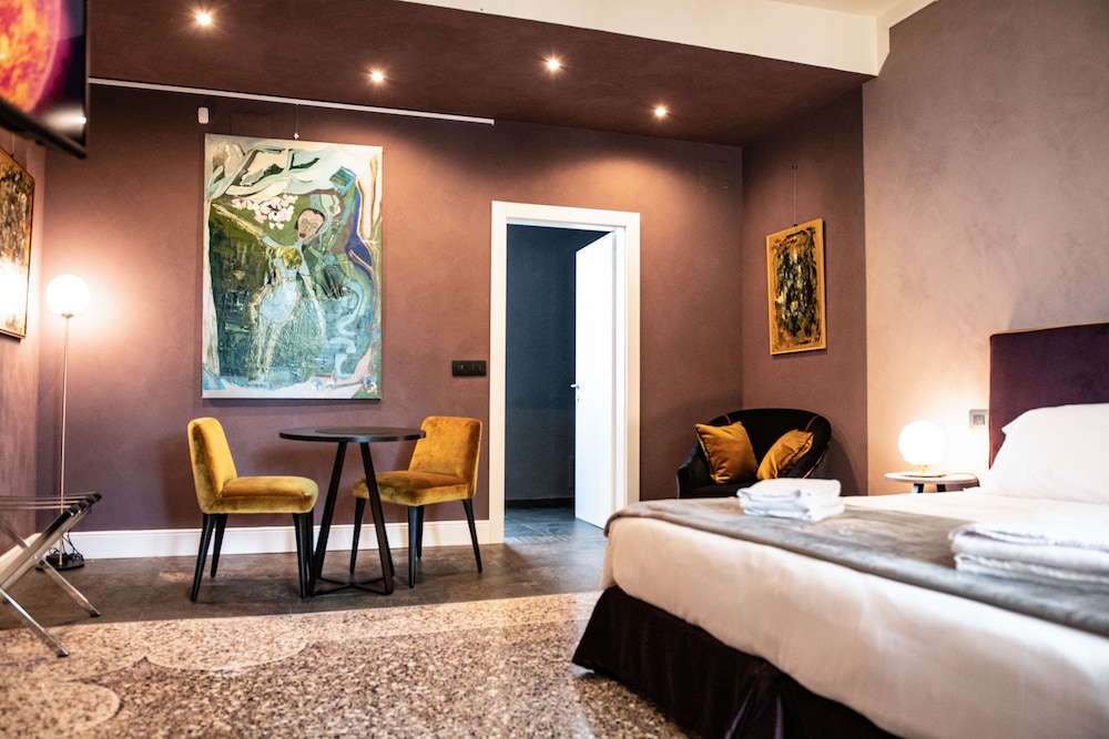 Superior Double or Twin Room photo 3