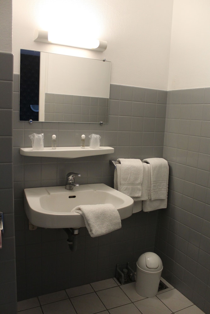 Twin Room, Courtyard Area photo 2
