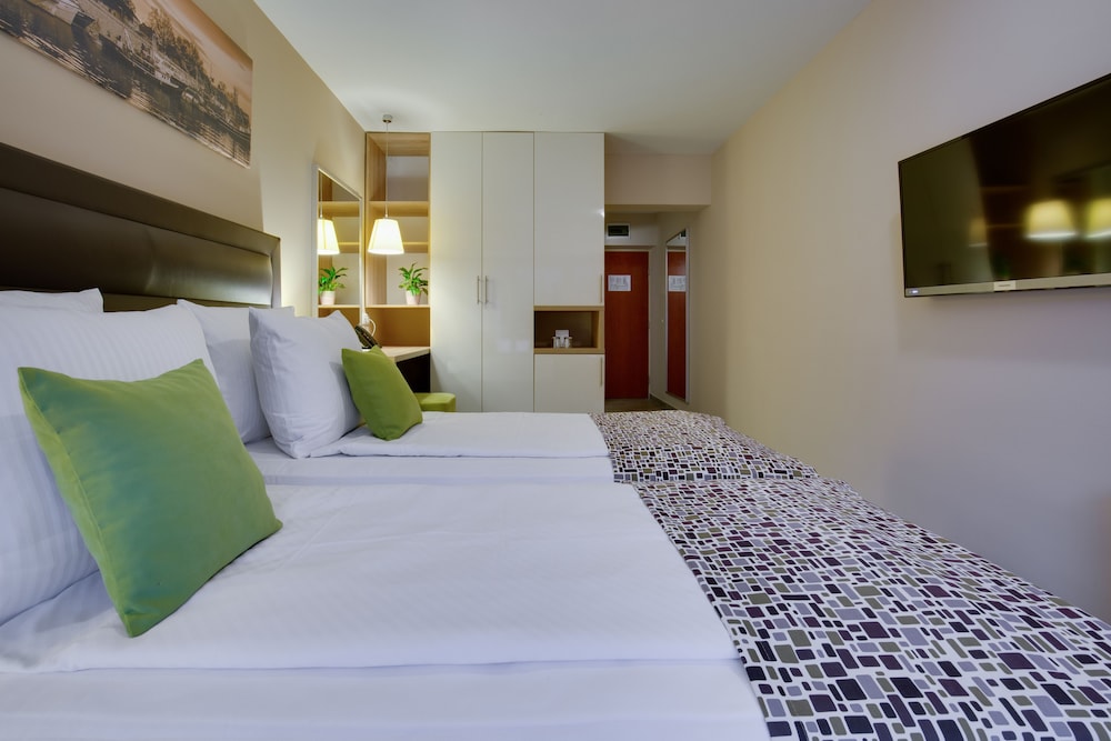 Premium Double Room Single Use, Balcony - Photo 5
