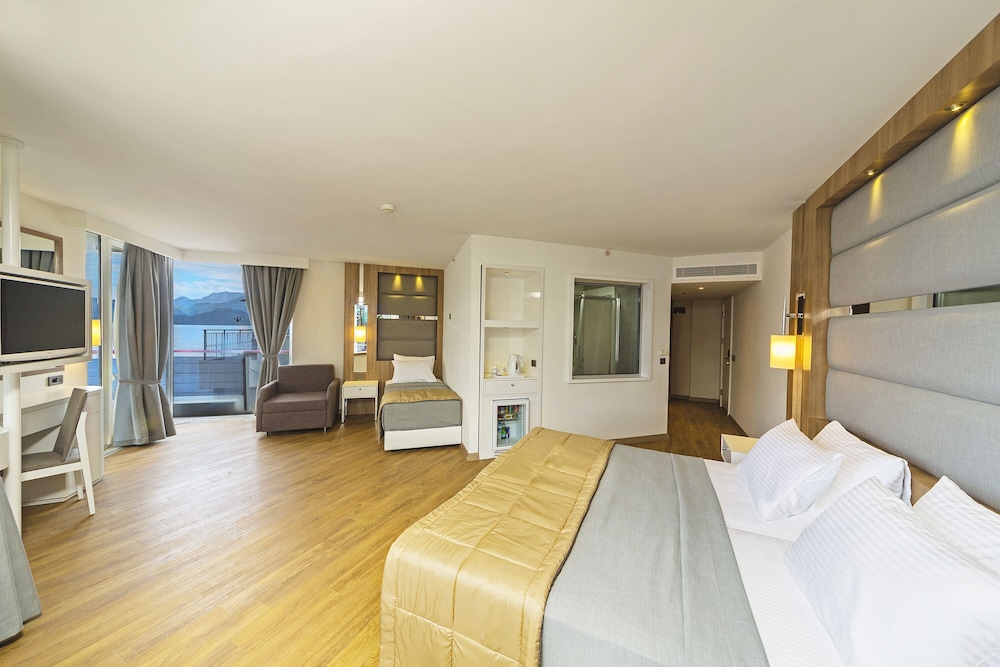 Suite, Corner
