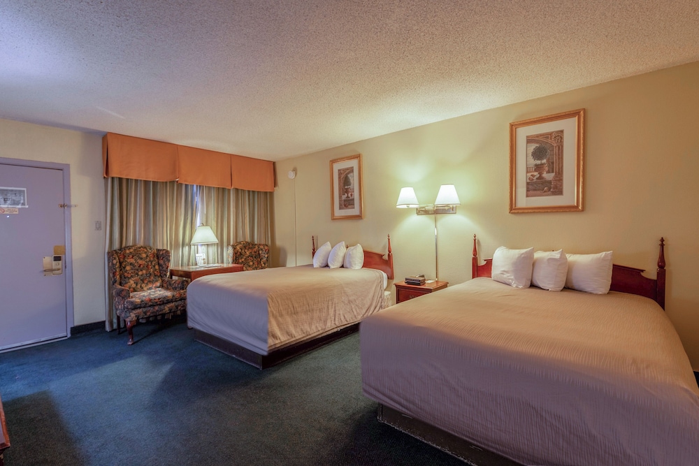 Room, 2 Double Beds, Smoking photo 2