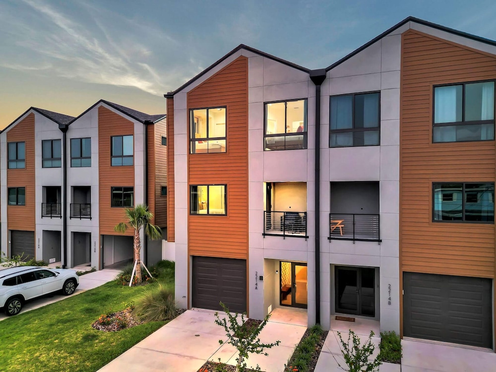 NEW 4 Bed 3 Bath Heated Salt Pool Walk2beach, Foto 40