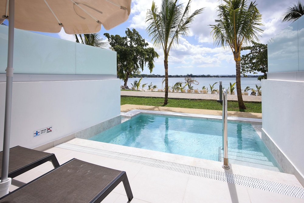 Double Room, Private Pool (vista Al Mar Frontal (l | 18+ ))