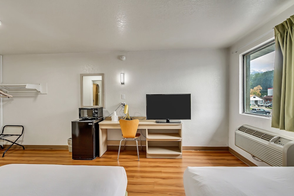 Deluxe Room, 2 Double Beds, Non Smoking, Refrigerator & Microwave