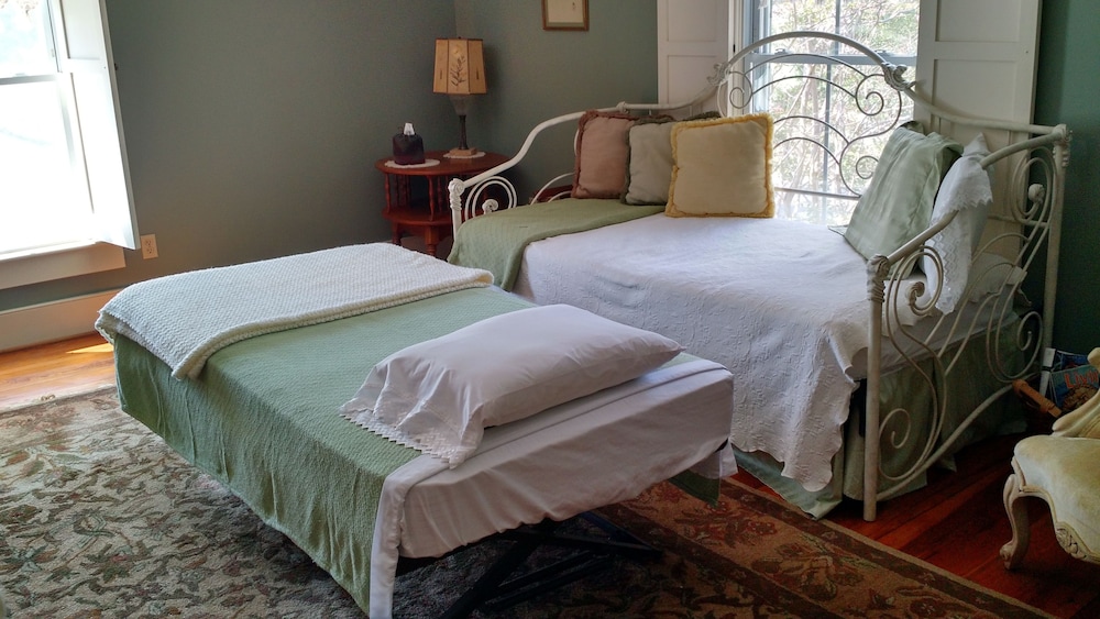 Bradley Suite photo 3
