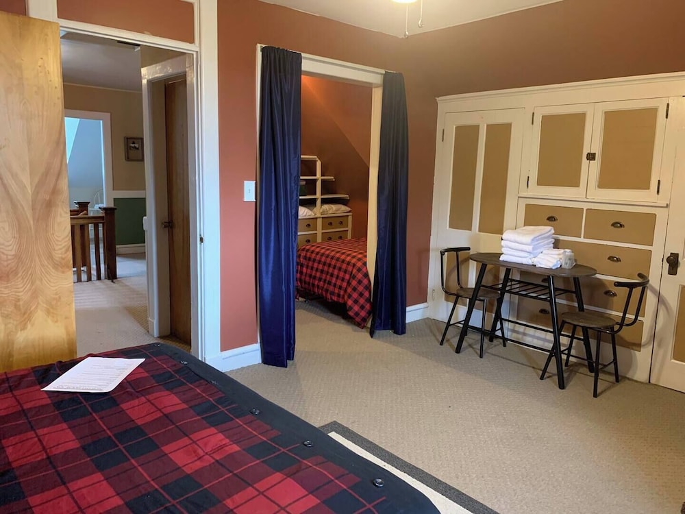 Economy Twin Room, Multiple Beds, Non Smoking