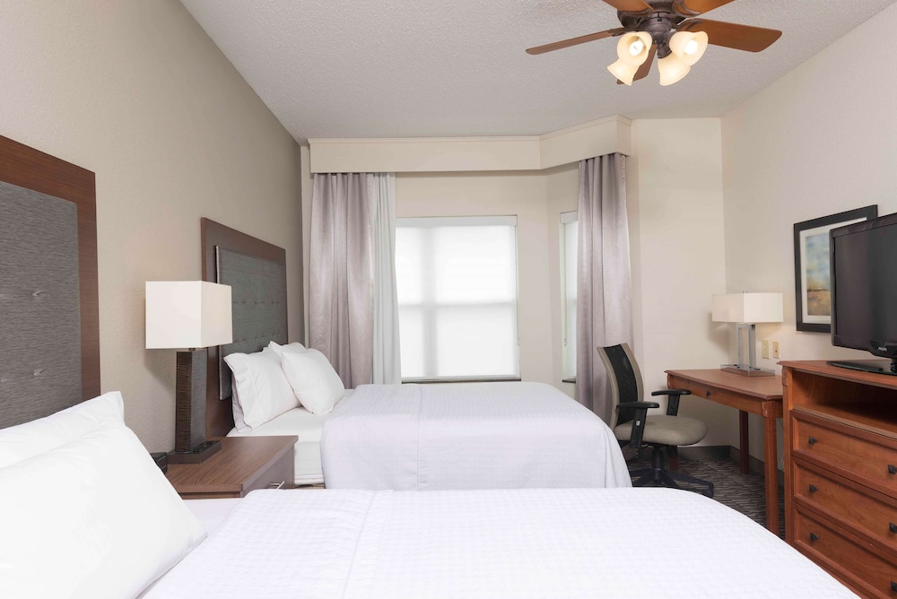 Suite, 1 Bedroom, Non Smoking (2 Queen Beds with Sofa Bed) - Photo 2