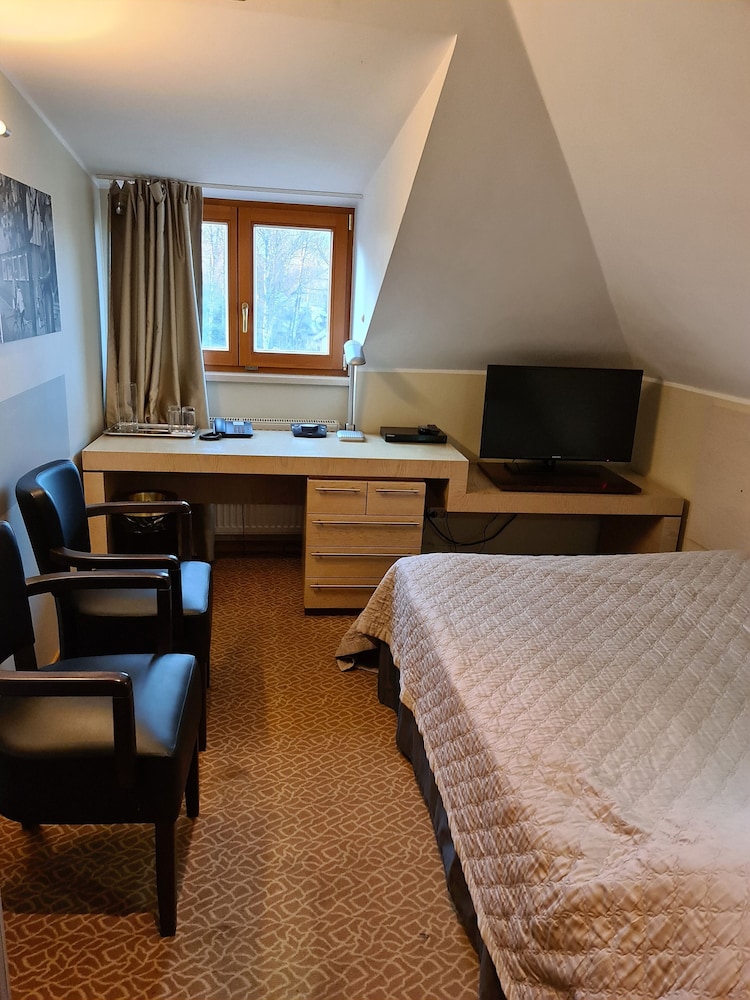 Standard Double or Twin Room photo 3