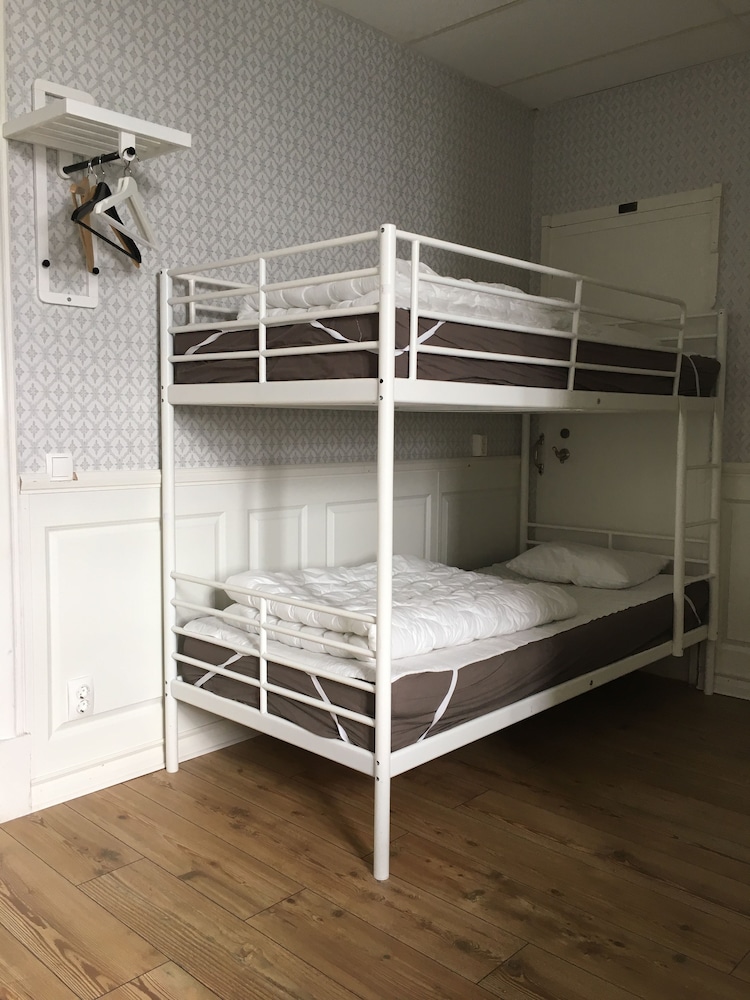 City Room photo 2