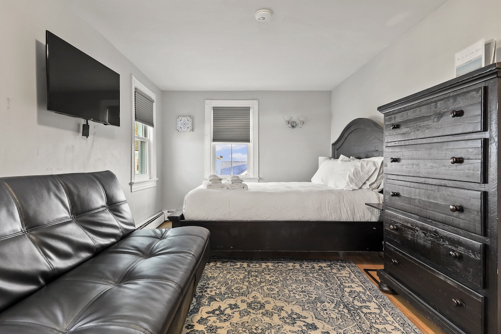 Romantic Double Room, Private Bathroom, Sea View (The Overlook Room)
