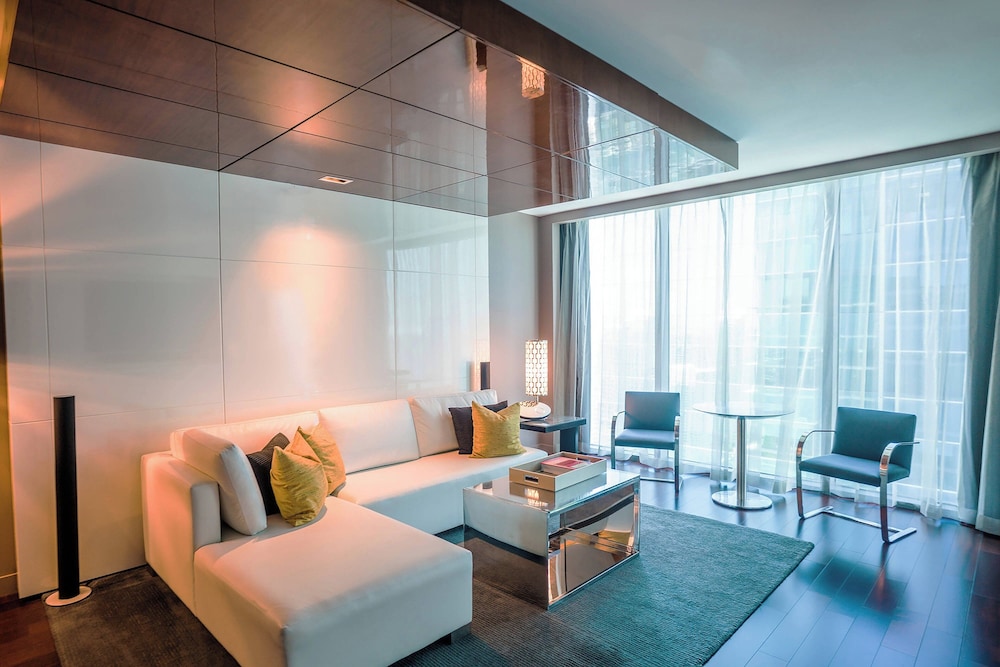 Executive Suite, 1 Bedroom, City View (Mobility/Hearing Accessible, Tub)