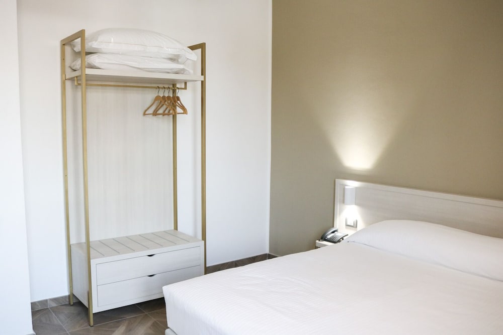 Standard Double Room - Photo 46