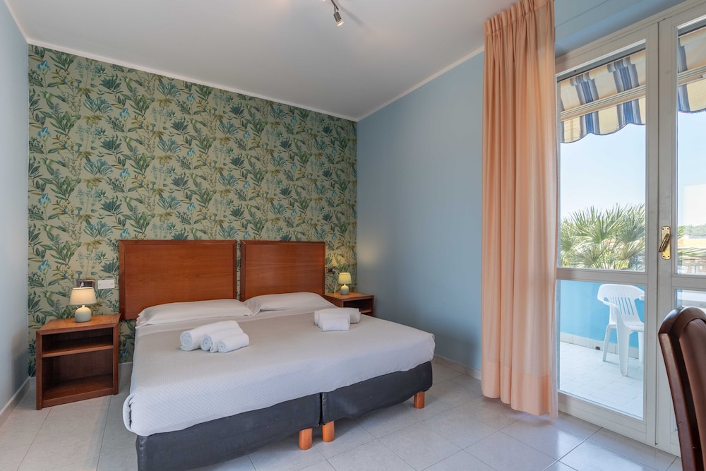 Basic Double or Twin Room photo 1