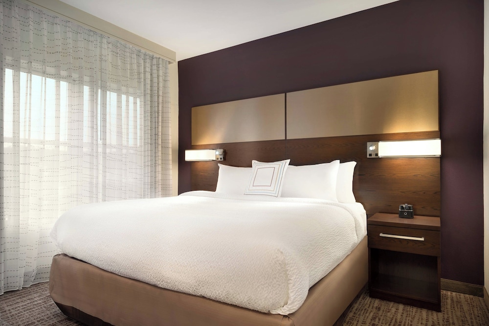 Suite, 1 Bedroom (Mobility Accessible, Roll-in Shower) photo 2