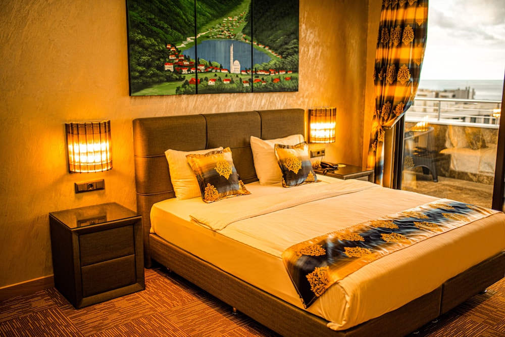 Executive Suite, 1 King Bed, Balcony, City View photo 1